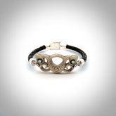 Hand carved pekapeka bracelet from Deer antler. This is an absolutely beautiful piece of wrist jewellery, hand made by NZ Pacific. We provide this with Free Postage Worldwide.