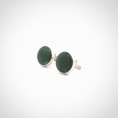 Hand made fashionable cufflinks from New Zealand Jade and sterling silver. Hand crafted here in New Zealand. Hand made art to wear from New Zealand Jade and Sterling Silver. A one off pair of classy cufflinks for men. Online shopping made easy.