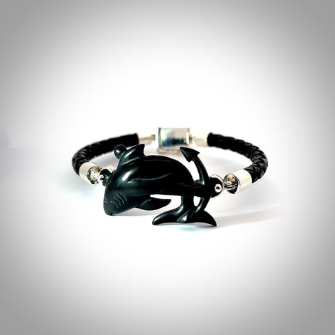 Hand carved shark bracelet from Australian Black Jade. This is an absolutely beautiful piece of wrist jewellery, hand made by NZ Pacific. We provide this with Free Postage Worldwide.