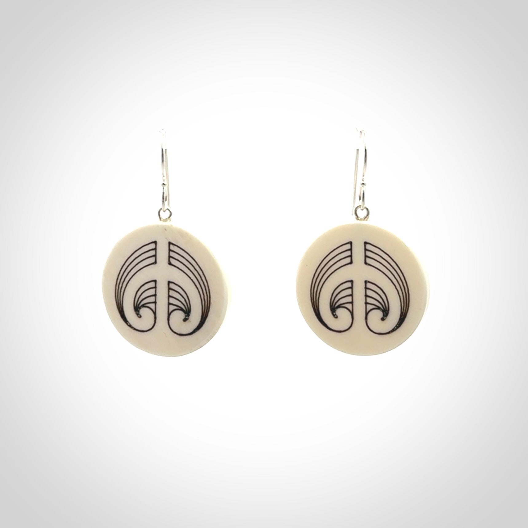 Wonderfully detailed earrings, perfect for any occasion!