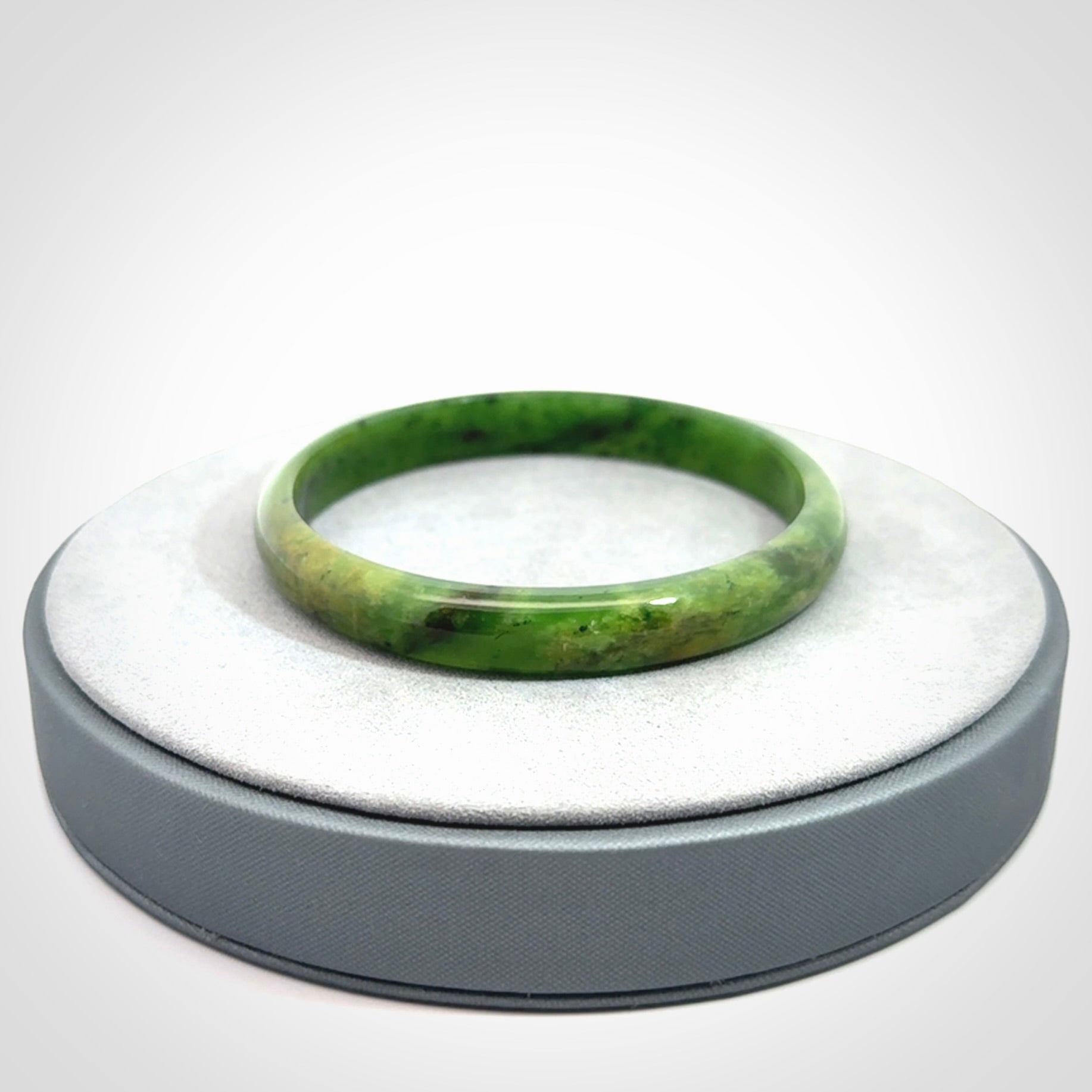 Gorgeous New Zealand Jade Bangle