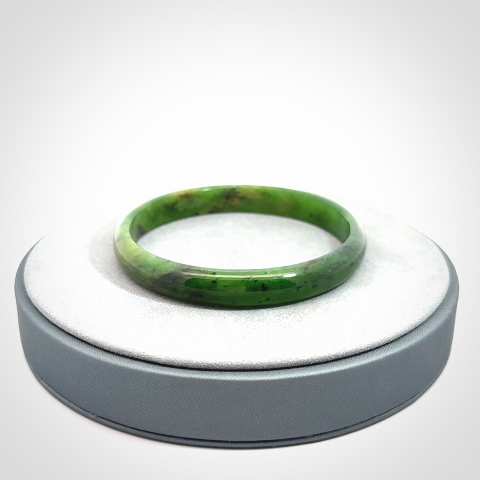 Gorgeous New Zealand Jade Bangle