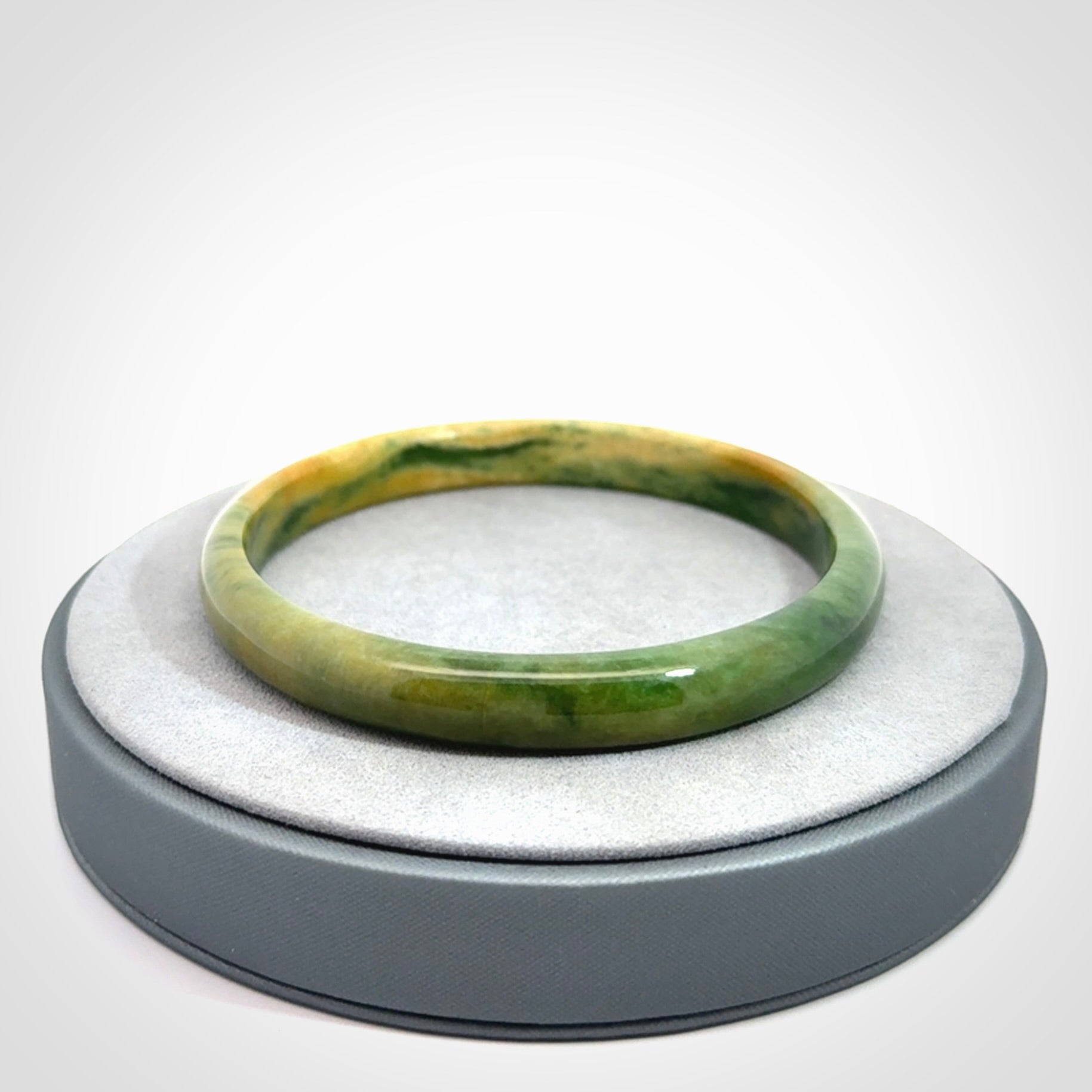 Magnificent Flower Jade Bangle