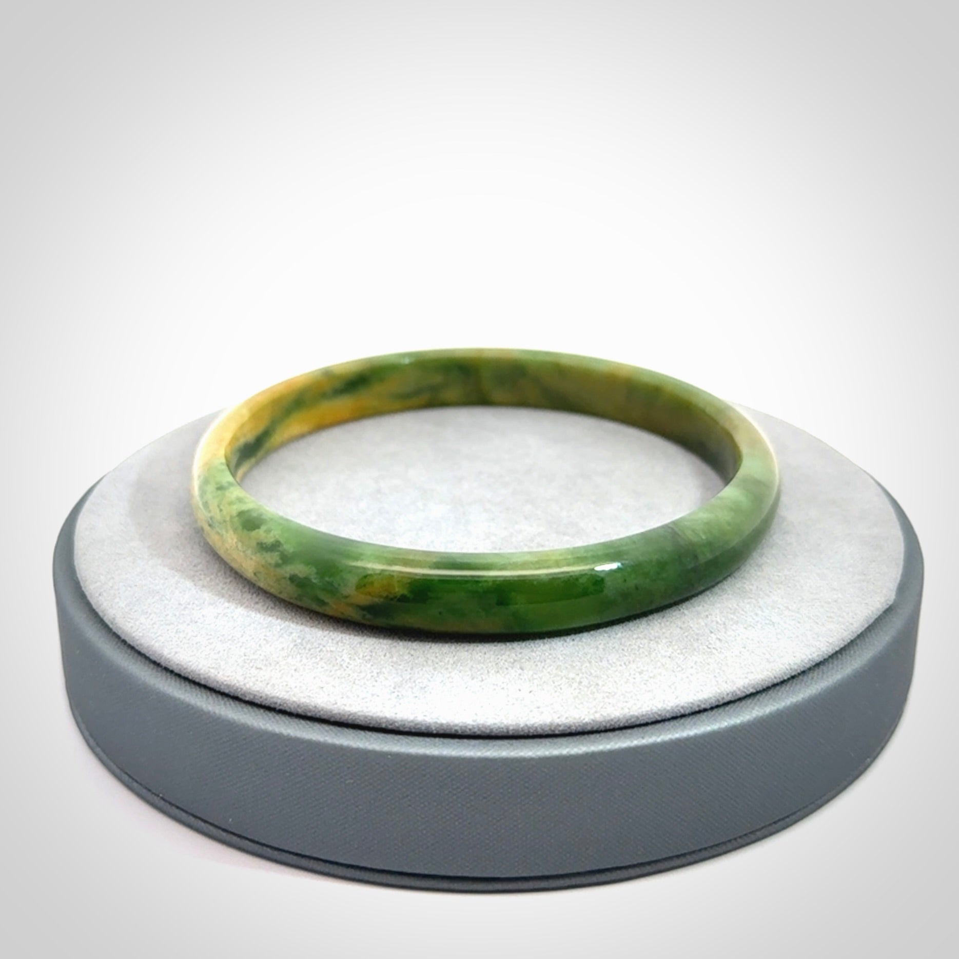 Magnificent Flower Jade Bangle