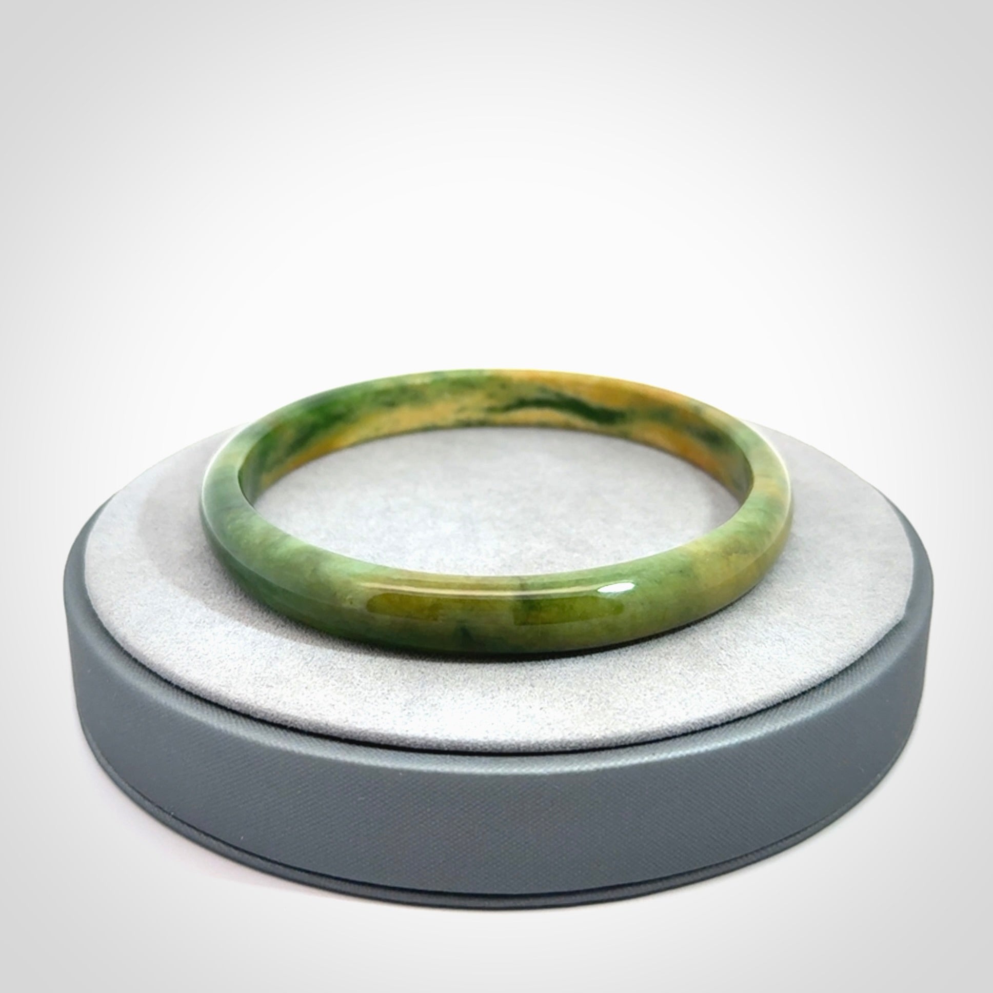 Magnificent Flower Jade Bangle