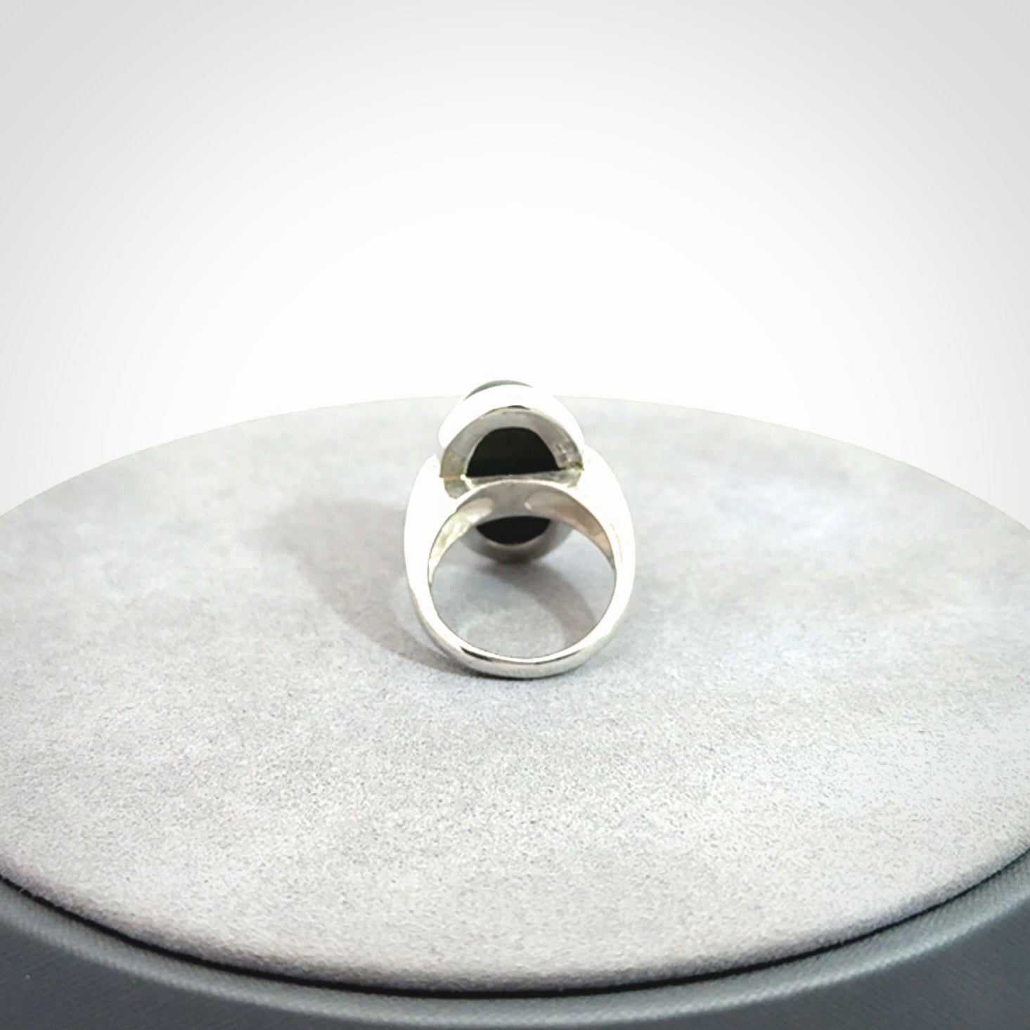Sterling silver ring with chatoyant New Zealand Jade insert