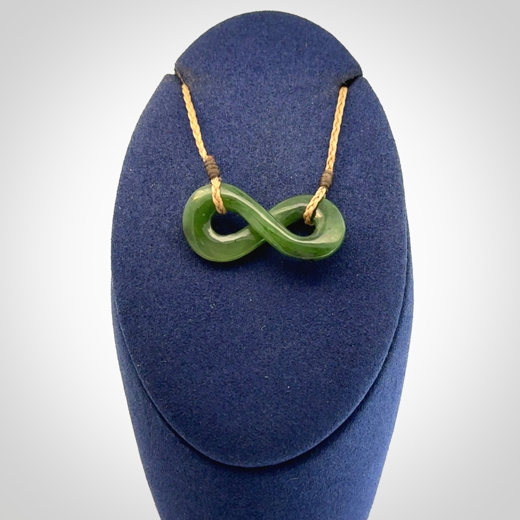 Eternity Symbol pendant in Jade