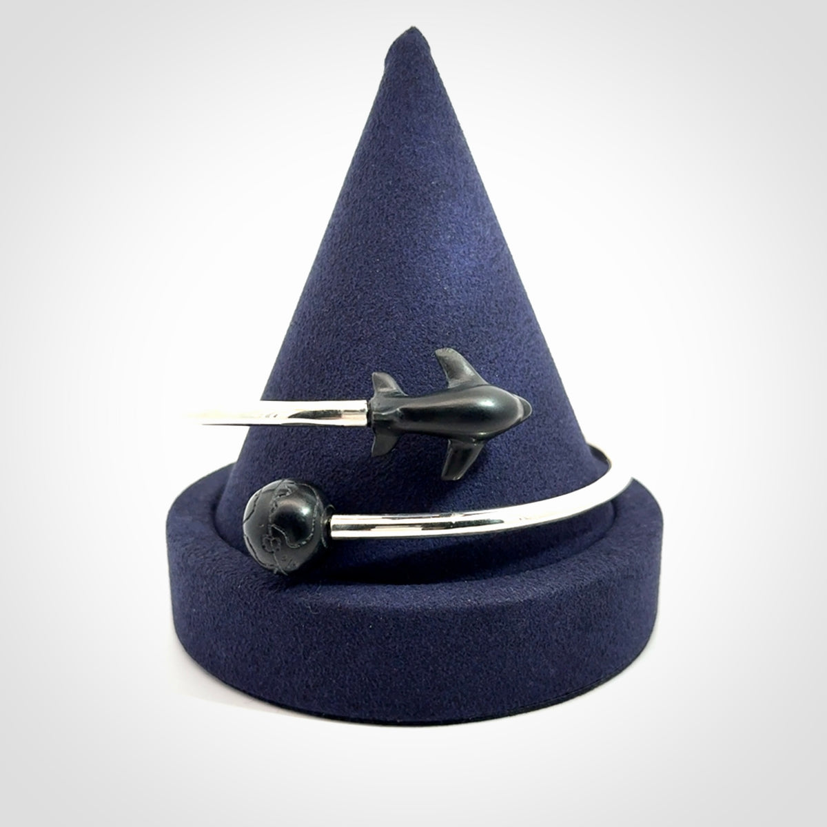 Hand carved plane and globe bracelet from Australian Black Jade with Sterling Silver. This is a very cool piece of wrist jewellery, hand made by NZ Pacific. We provide this with Free Postage Worldwide. Adjustable bracelets for men and women.