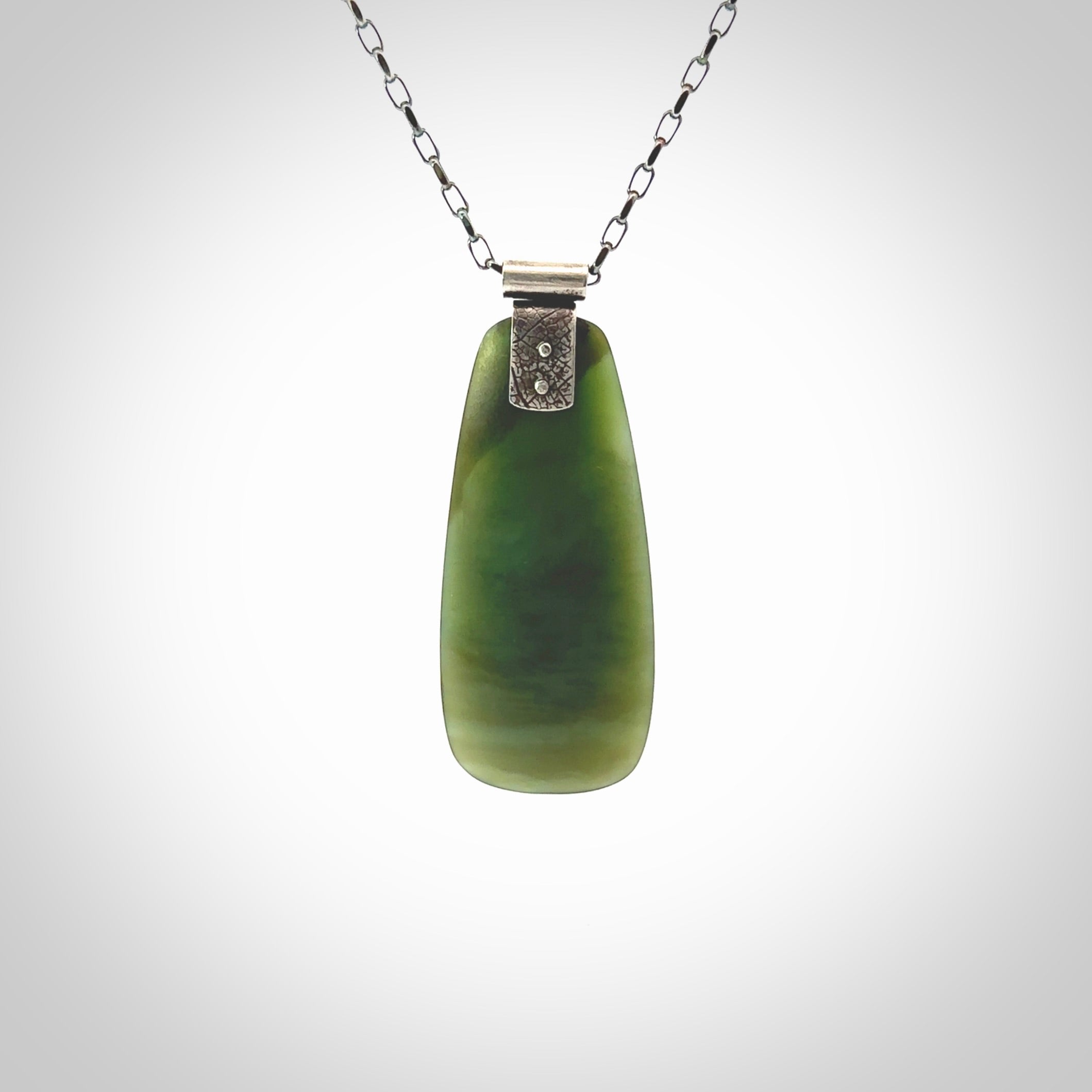 HAND CARVED NEW ZEALAND INANGA JADE DROP PENDANT WITH STERLING SILVER ...