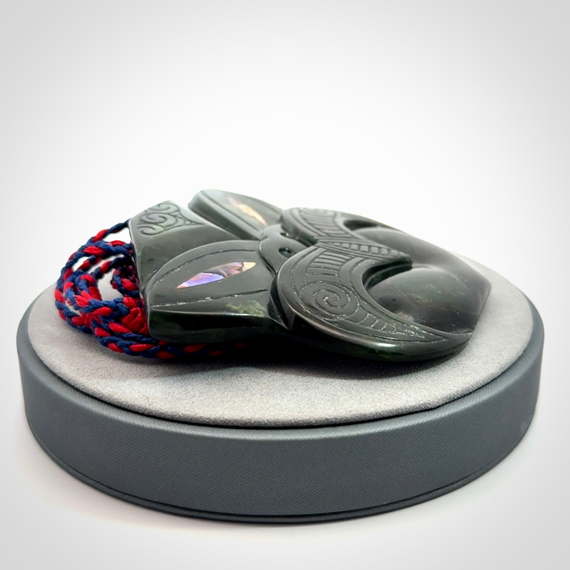 A Stand Out Wheku. Beautiful Art to Wear!
