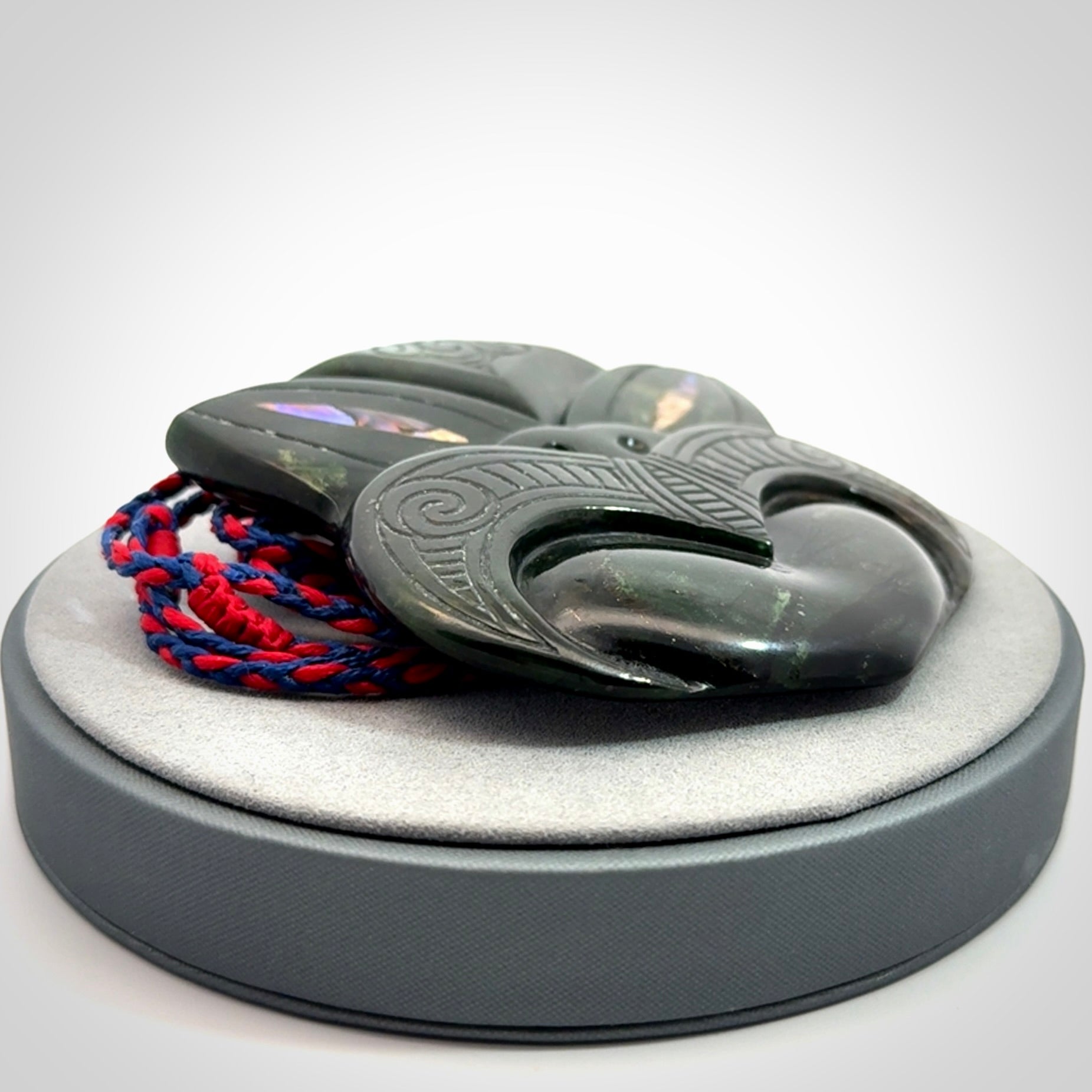 A Stand Out Wheku. Beautiful Art to Wear!