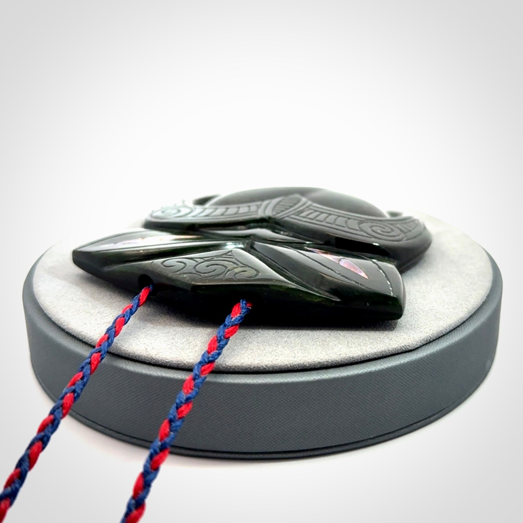A Stand Out Wheku. Beautiful Art to Wear!