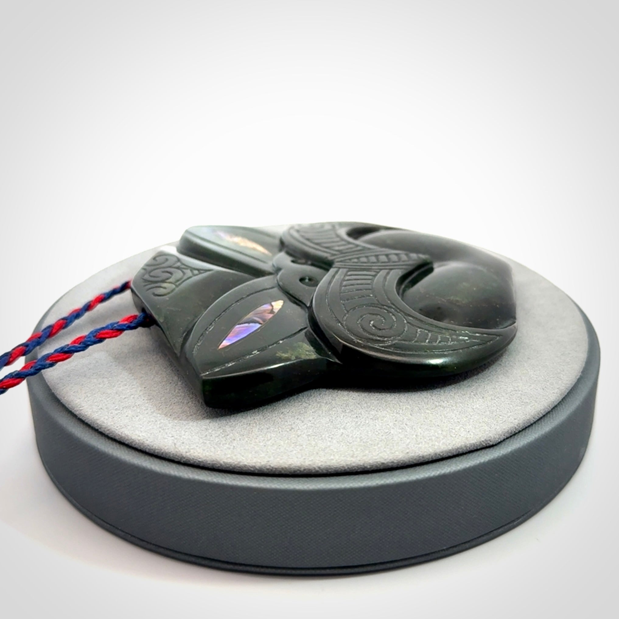 A Stand Out Wheku. Beautiful Art to Wear!