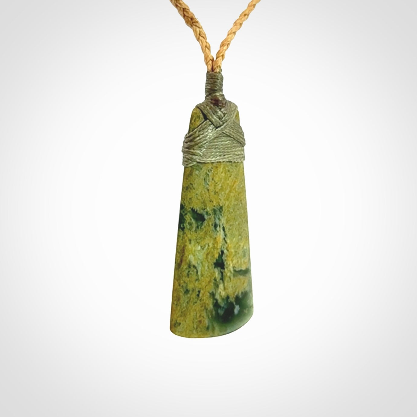 A gorgeous flower jade toki pendant