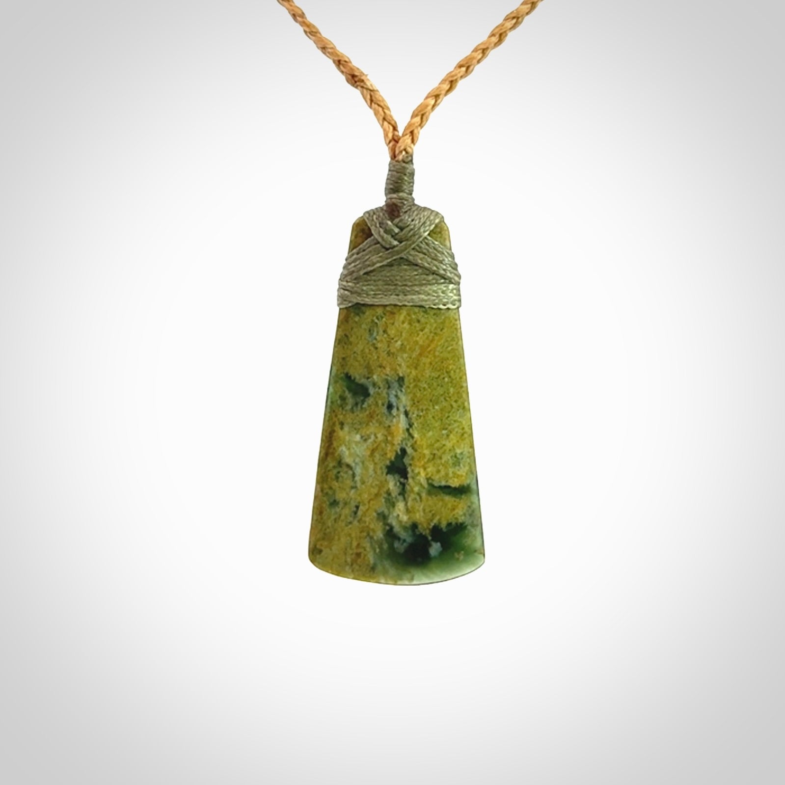 A gorgeous flower jade toki pendant