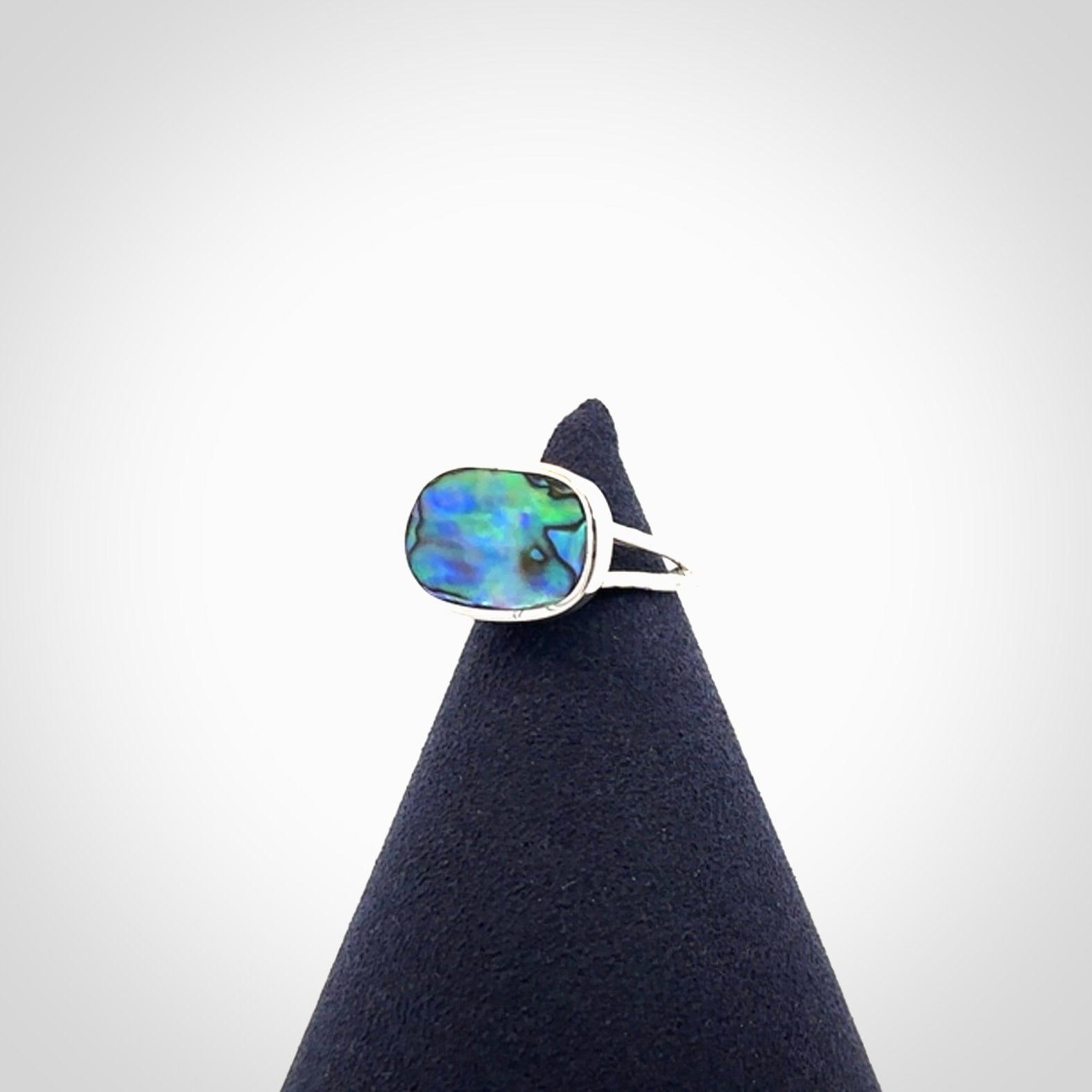 Gorgeous Paua shell and sterling silver ring
