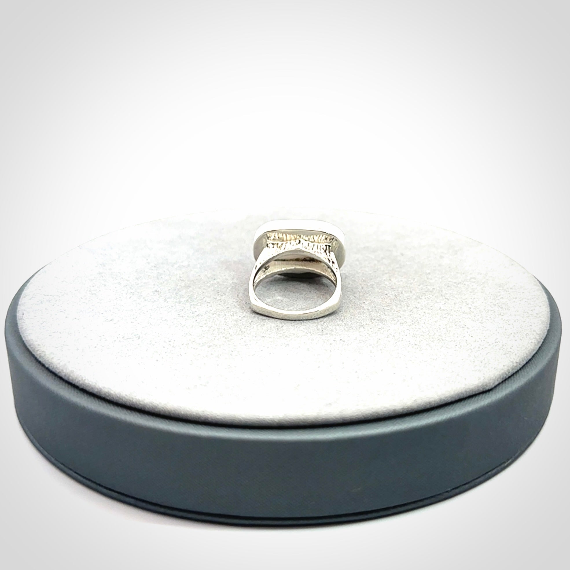 Gorgeous Paua shell and sterling silver ring