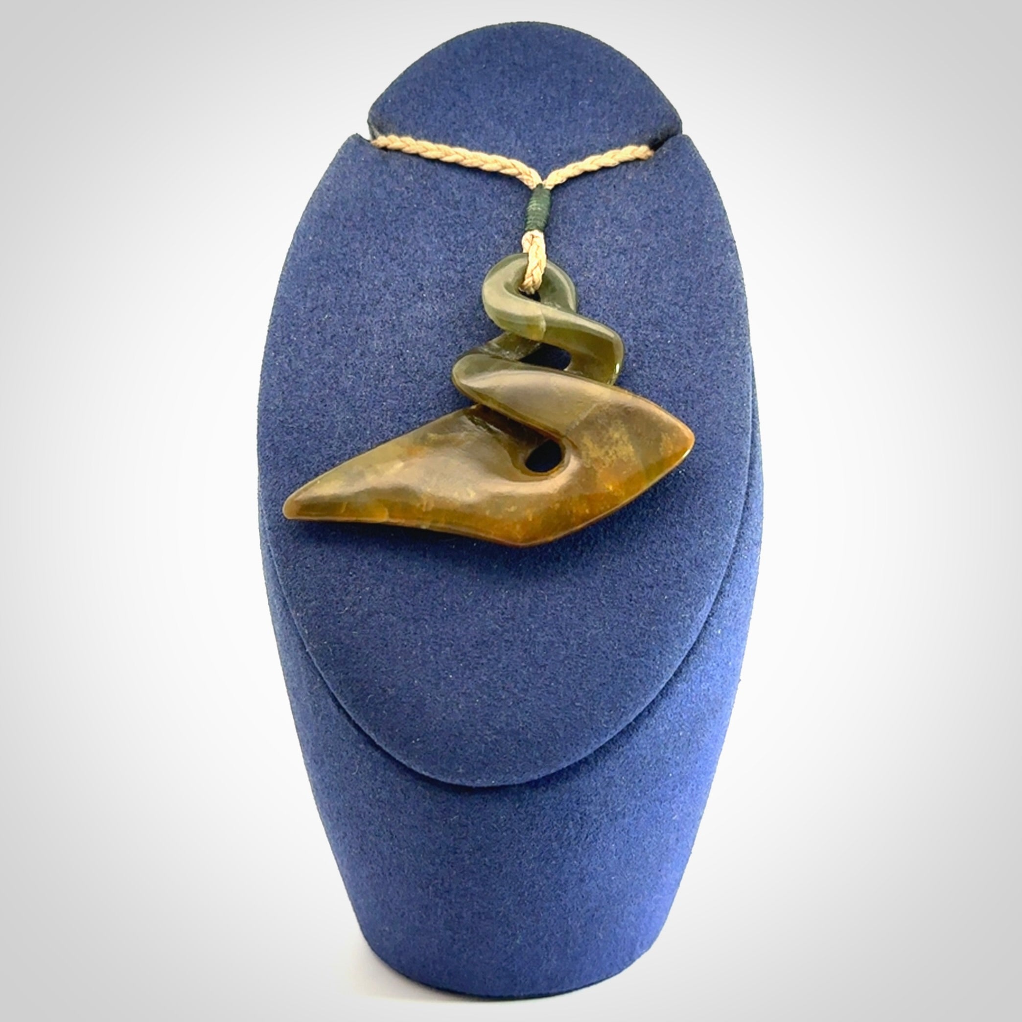 A Striking Flower Jade Twist Pendant