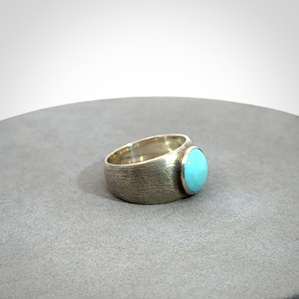 Beautiful Turquoise and Sterling Silver Ring