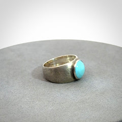 Beautiful Turquoise and Sterling Silver Ring
