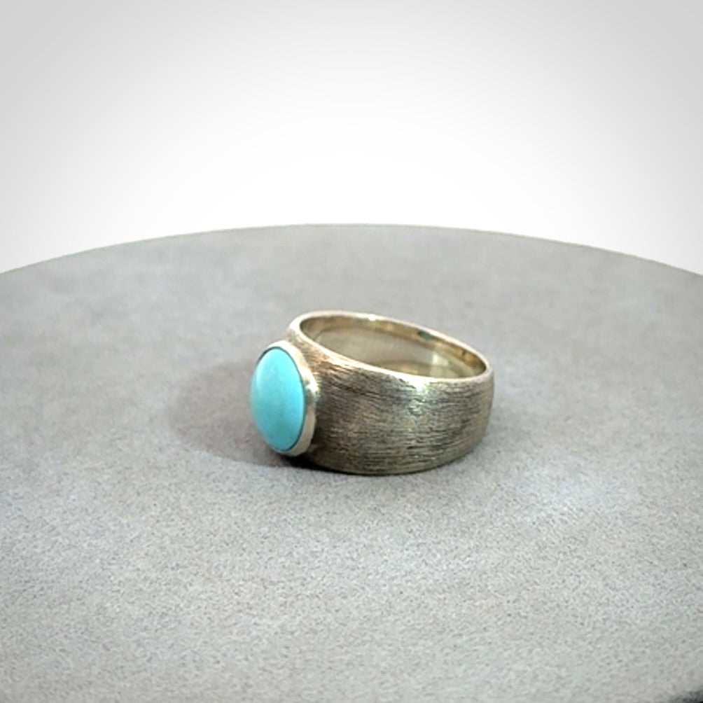 Beautiful Turquoise and Sterling Silver Ring