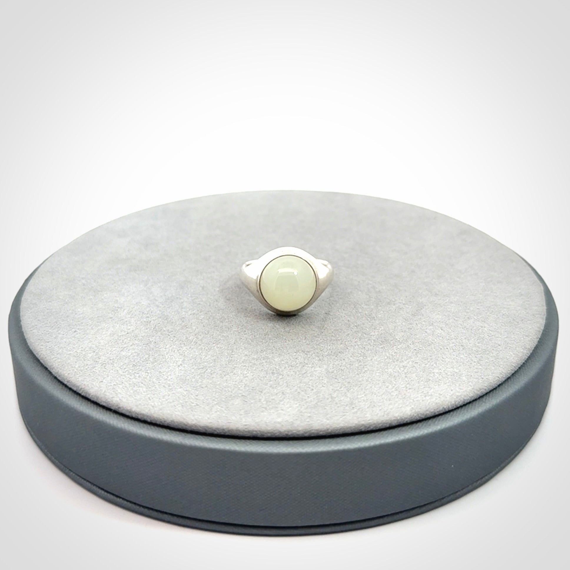 Beautiful Siberian White Jade and Sterling Silver Ring